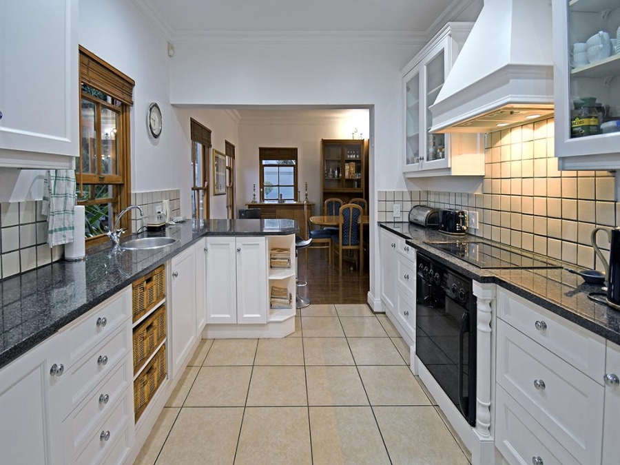 To Let 5 Bedroom Property for Rent in Benmore Gardens Gauteng