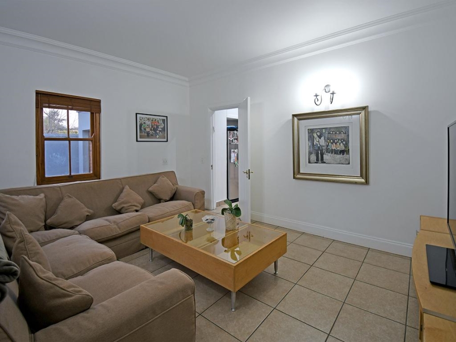 To Let 5 Bedroom Property for Rent in Benmore Gardens Gauteng