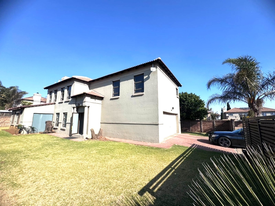 3 Bedroom Property for Sale in Parkrand Gauteng