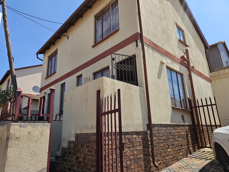 2 Bedroom Property for Sale in Lotus Gardens Gauteng