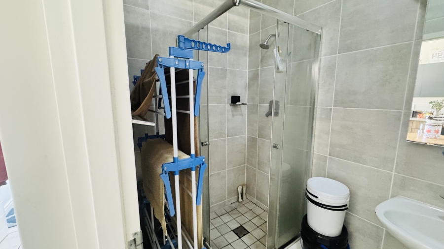 To Let 1 Bedroom Property for Rent in Linbro Park Gauteng
