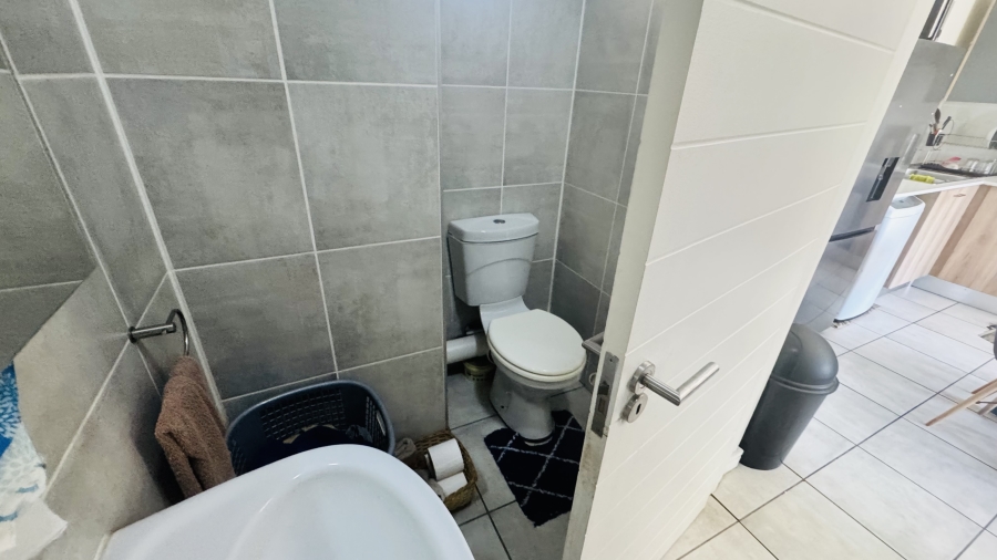 To Let 1 Bedroom Property for Rent in Linbro Park Gauteng