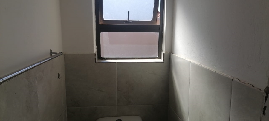 To Let 2 Bedroom Property for Rent in Princess A H Gauteng