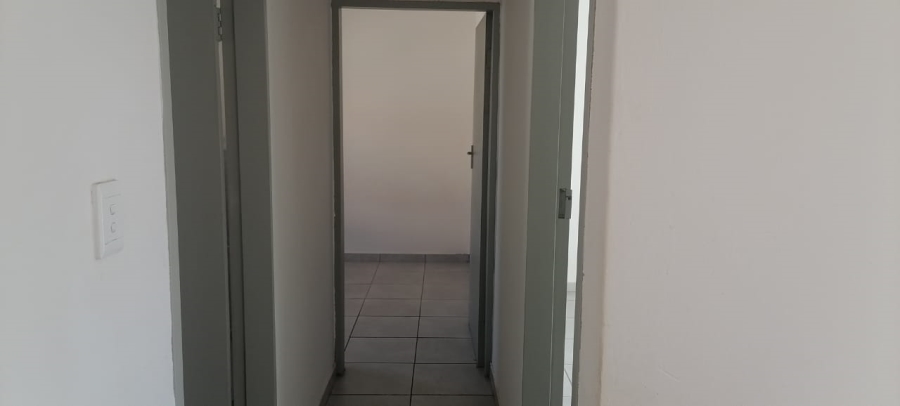 To Let 2 Bedroom Property for Rent in Princess A H Gauteng