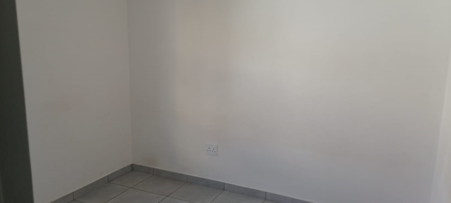 To Let 2 Bedroom Property for Rent in Princess A H Gauteng