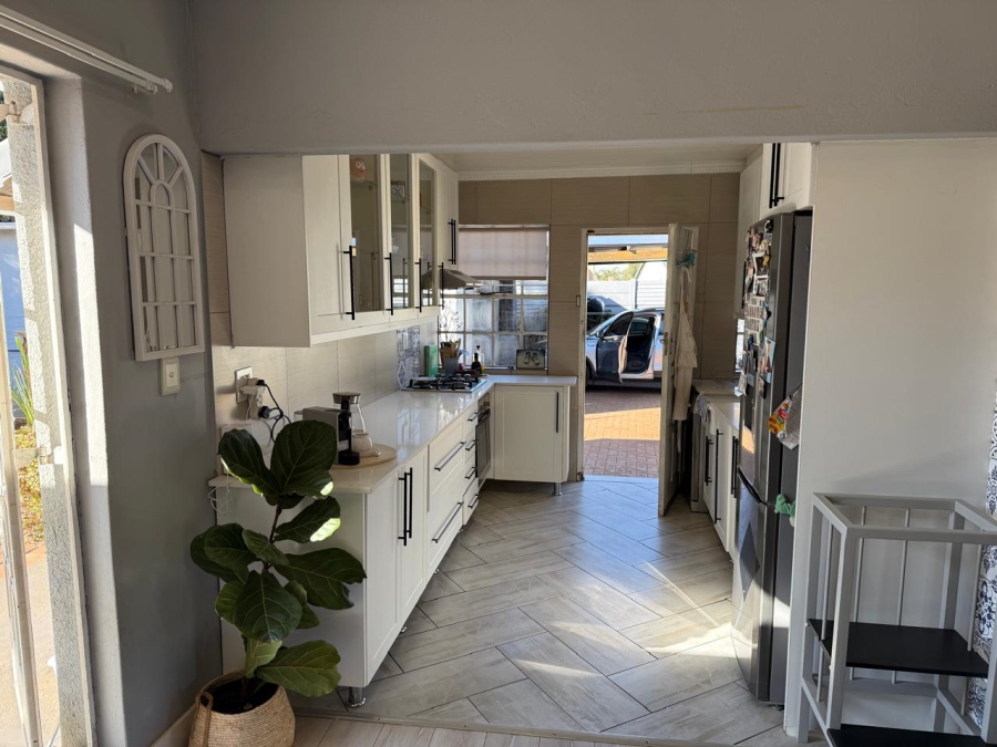 3 Bedroom Property for Sale in Brackenhurst Gauteng