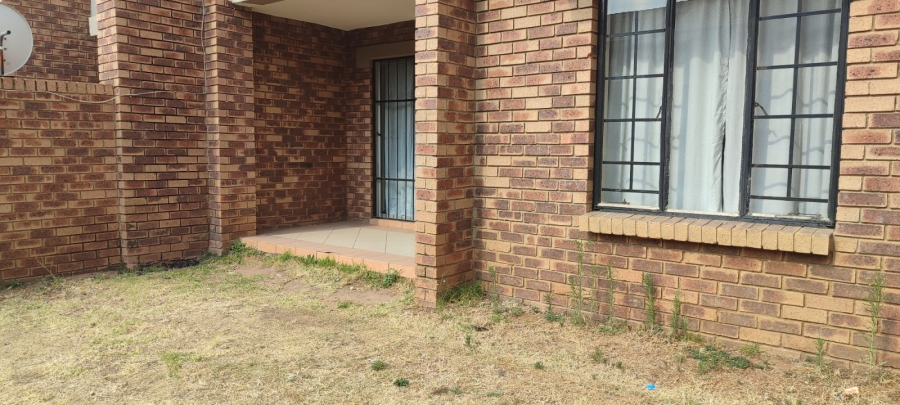 To Let 2 Bedroom Property for Rent in Noordwyk Gauteng