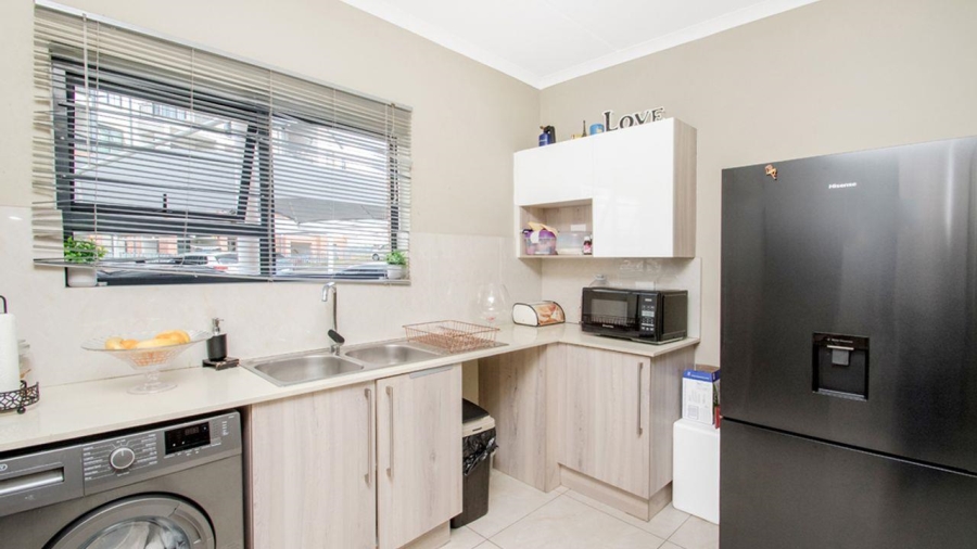 To Let 3 Bedroom Property for Rent in Noordhang Gauteng