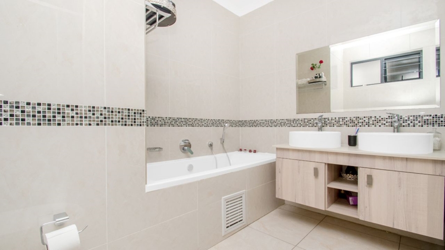 To Let 3 Bedroom Property for Rent in Noordhang Gauteng