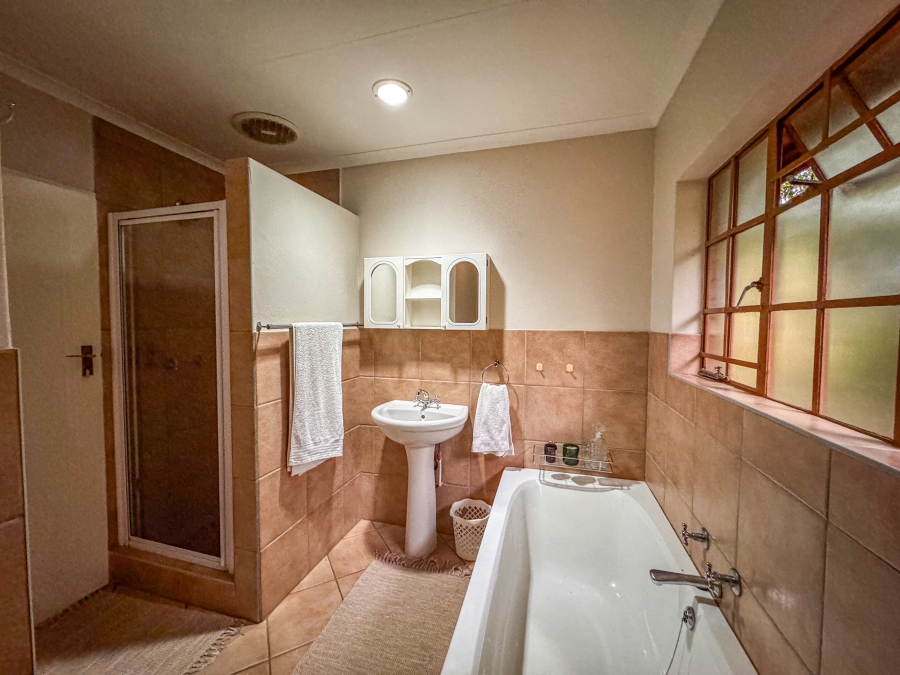 To Let 2 Bedroom Property for Rent in Silver Lakes Golf Estate Gauteng