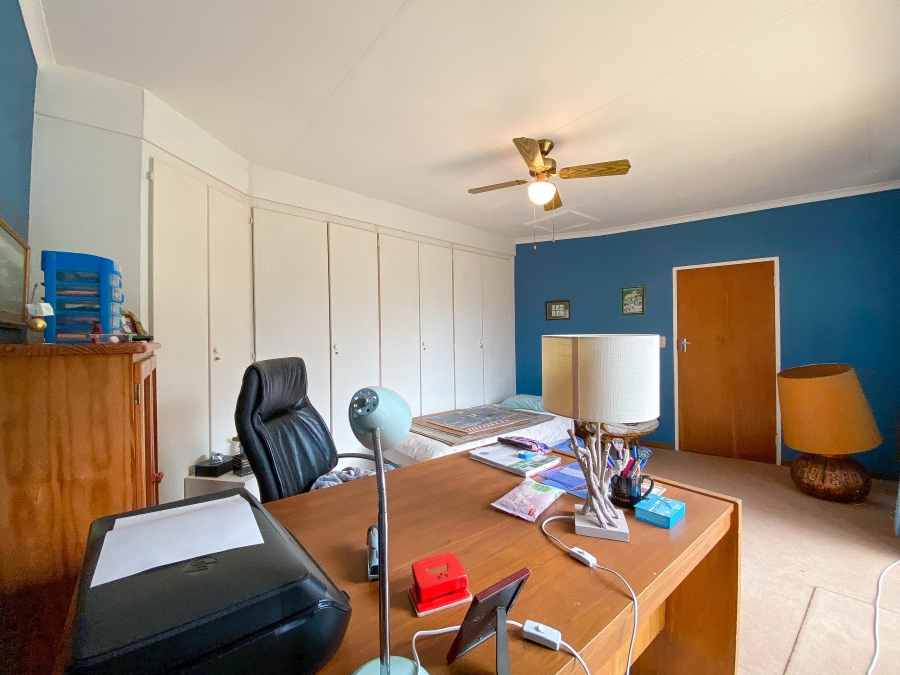 15 Bedroom Property for Sale in Zwavelpoort Gauteng