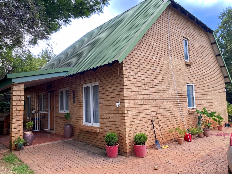15 Bedroom Property for Sale in Zwavelpoort Gauteng