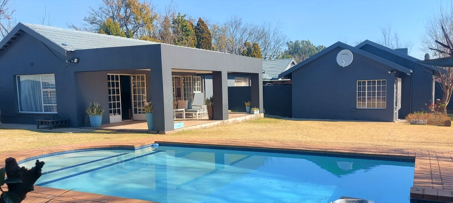 3 Bedroom Property for Sale in Farrarmere Gauteng