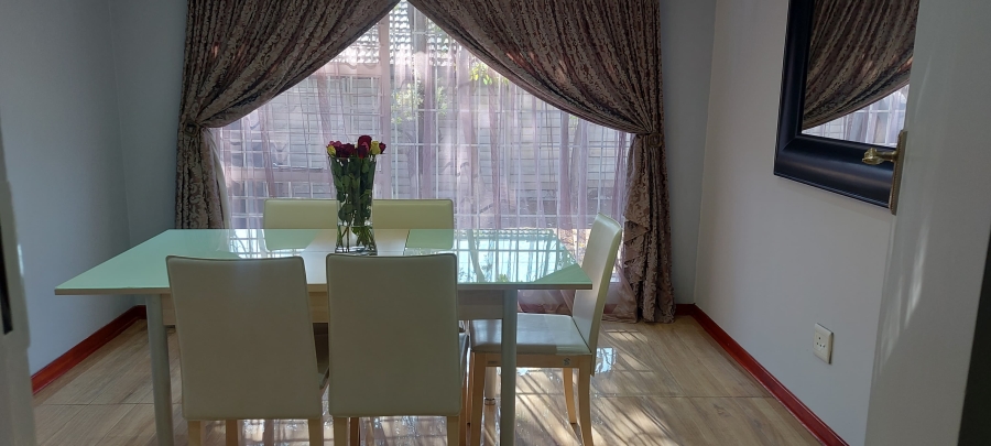 3 Bedroom Property for Sale in Farrarmere Gauteng
