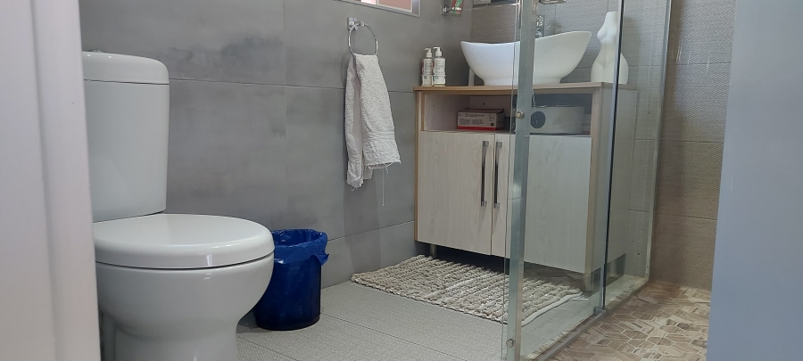 3 Bedroom Property for Sale in Farrarmere Gauteng
