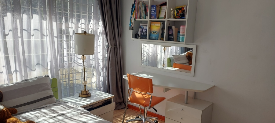 3 Bedroom Property for Sale in Farrarmere Gauteng
