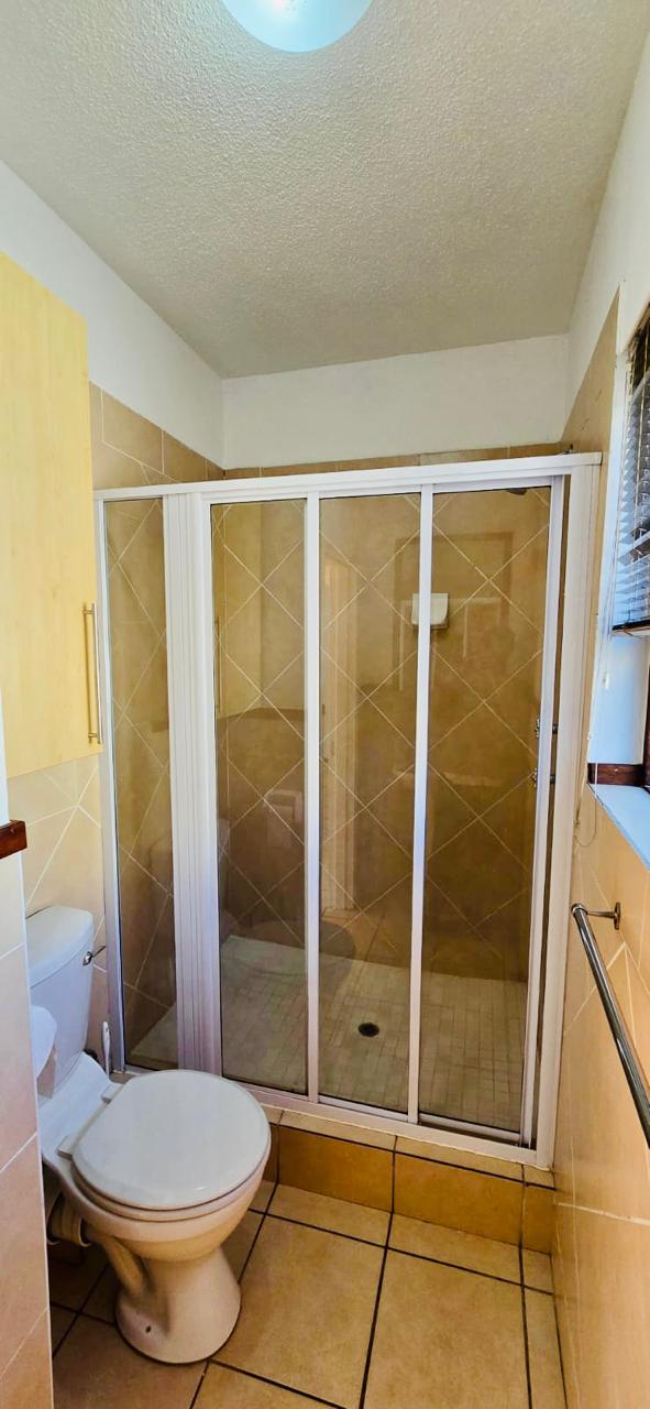 To Let 1 Bedroom Property for Rent in Lonehill Gauteng