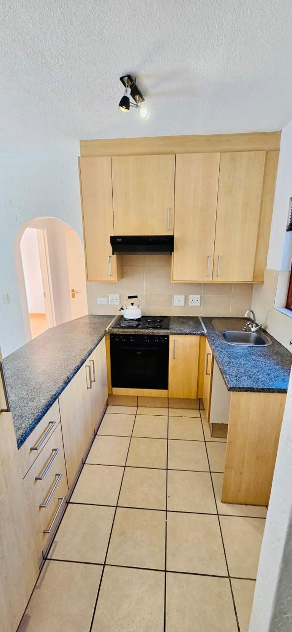 To Let 1 Bedroom Property for Rent in Lonehill Gauteng