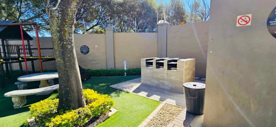 To Let 1 Bedroom Property for Rent in Lonehill Gauteng