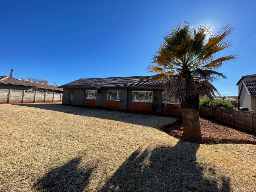 4 Bedroom Property for Sale in Witpoortjie Gauteng