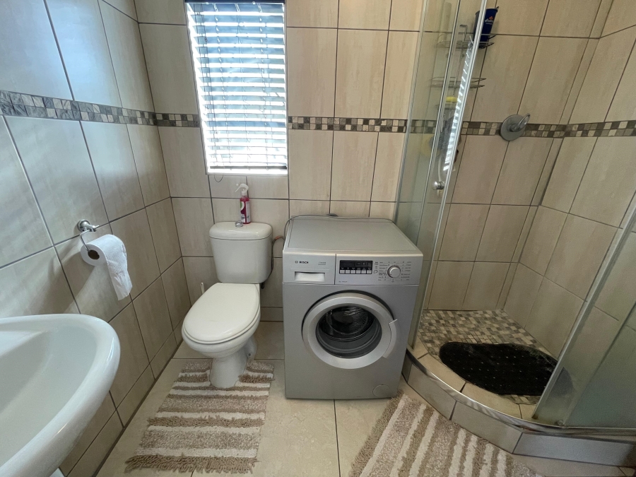 4 Bedroom Property for Sale in Witpoortjie Gauteng