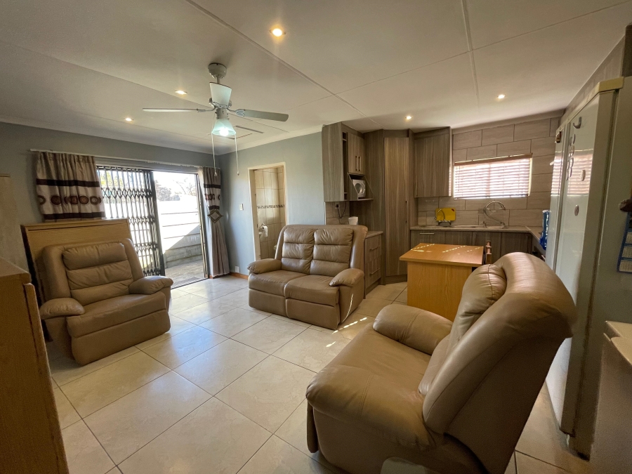 4 Bedroom Property for Sale in Witpoortjie Gauteng