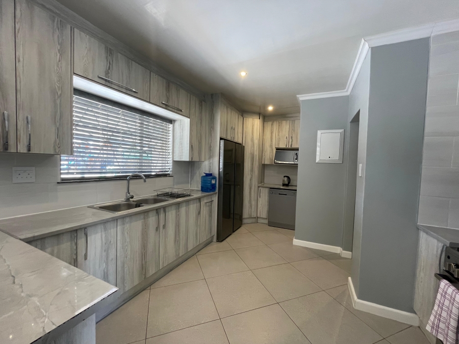 4 Bedroom Property for Sale in Witpoortjie Gauteng