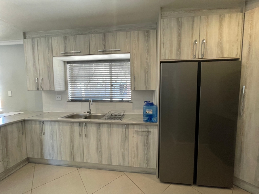 4 Bedroom Property for Sale in Witpoortjie Gauteng