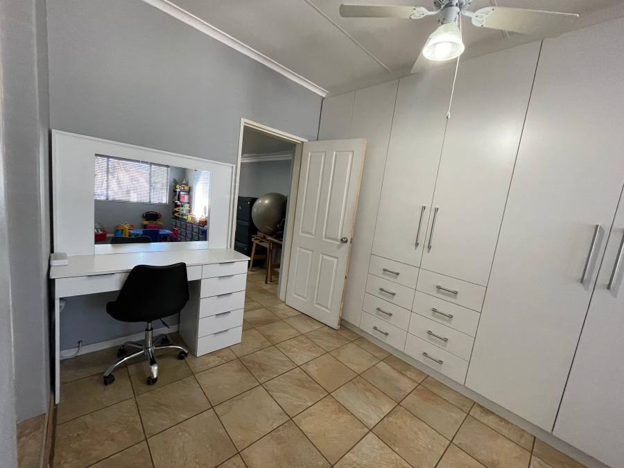 4 Bedroom Property for Sale in Witpoortjie Gauteng