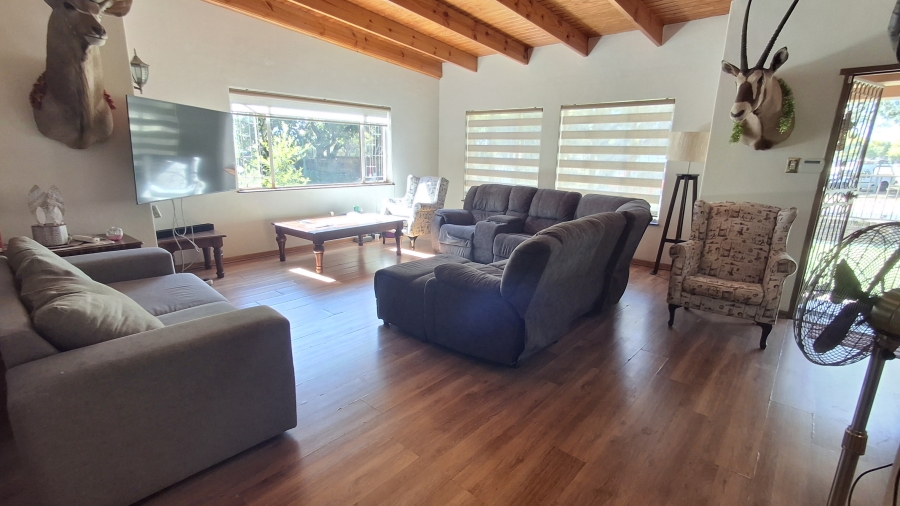 5 Bedroom Property for Sale in Pretoria Gardens Gauteng