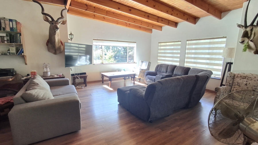 5 Bedroom Property for Sale in Pretoria Gardens Gauteng