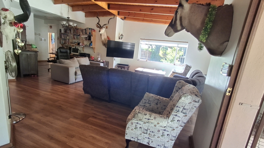 5 Bedroom Property for Sale in Pretoria Gardens Gauteng