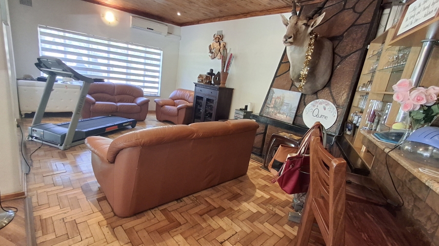 5 Bedroom Property for Sale in Pretoria Gardens Gauteng