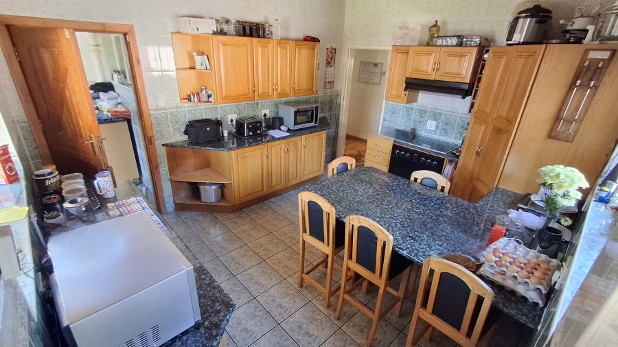 5 Bedroom Property for Sale in Pretoria Gardens Gauteng