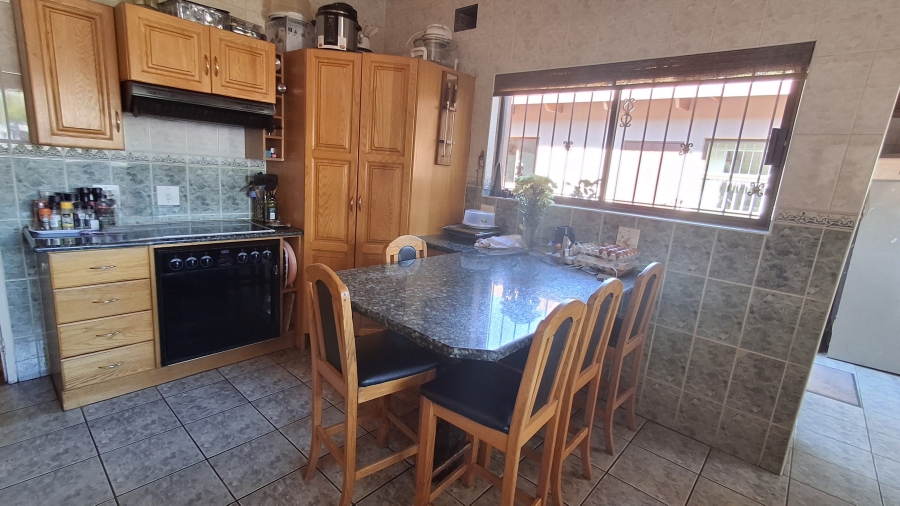 5 Bedroom Property for Sale in Pretoria Gardens Gauteng