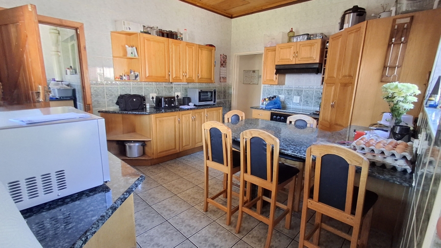 5 Bedroom Property for Sale in Pretoria Gardens Gauteng