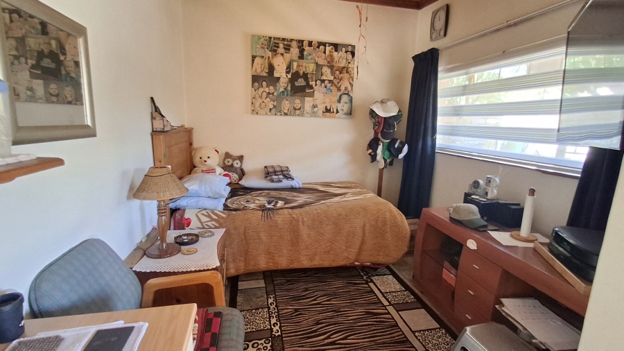 5 Bedroom Property for Sale in Pretoria Gardens Gauteng
