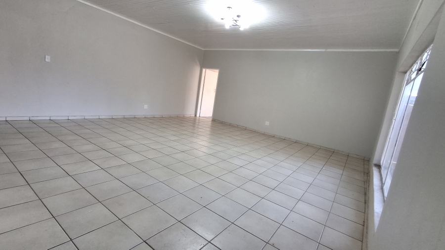 4 Bedroom Property for Sale in Pretoria Gardens Gauteng
