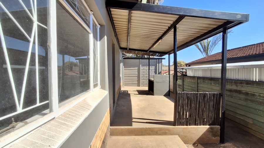 4 Bedroom Property for Sale in Pretoria Gardens Gauteng