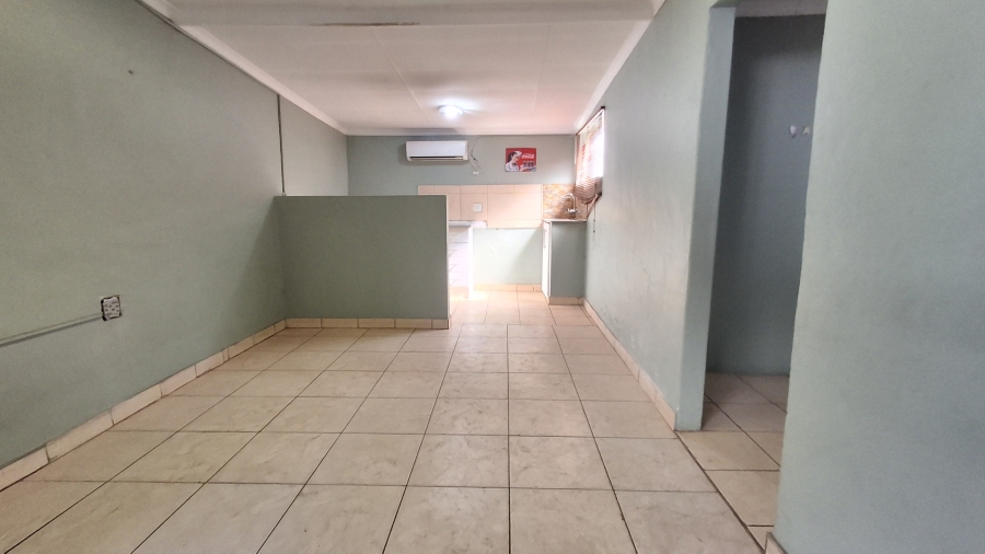 4 Bedroom Property for Sale in Pretoria Gardens Gauteng