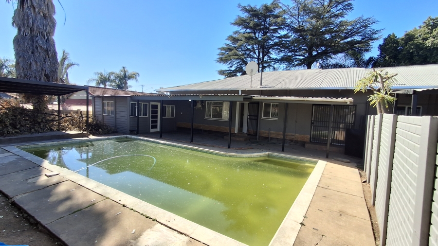 4 Bedroom Property for Sale in Pretoria Gardens Gauteng
