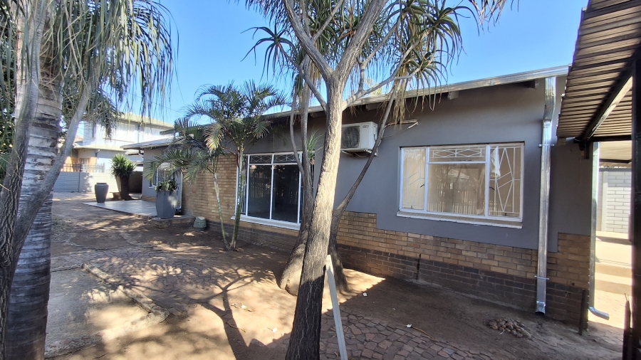 4 Bedroom Property for Sale in Pretoria Gardens Gauteng