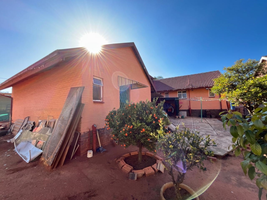 4 Bedroom Property for Sale in Florida Park Gauteng
