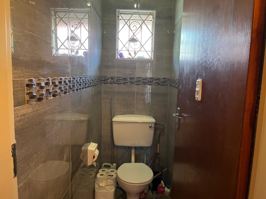 4 Bedroom Property for Sale in Florida Park Gauteng