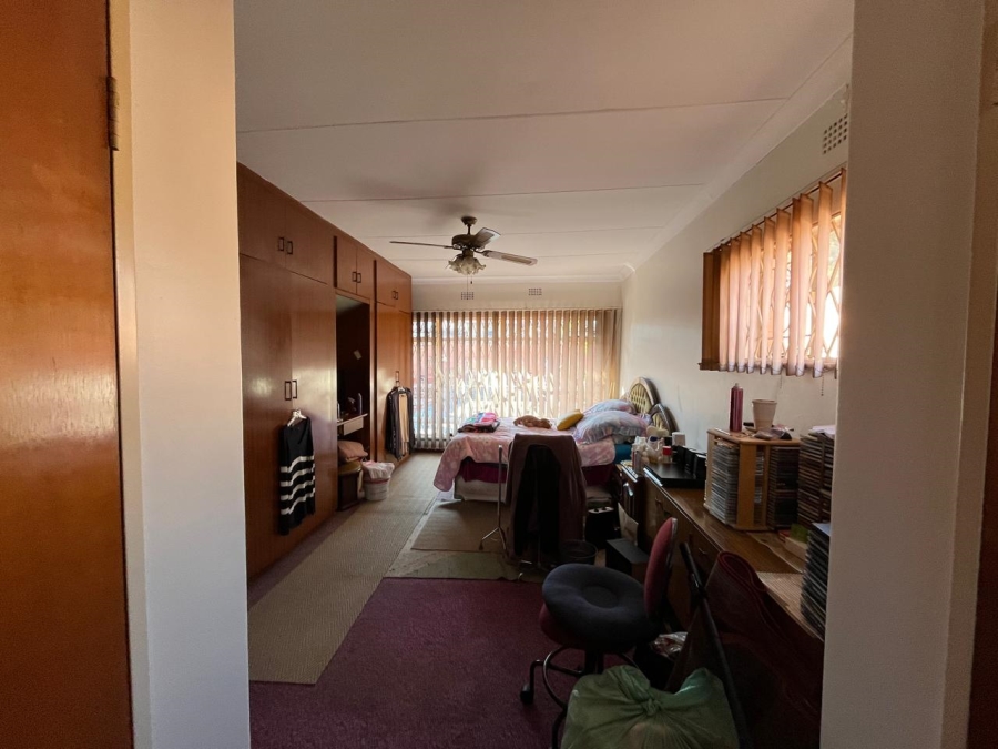 4 Bedroom Property for Sale in Florida Park Gauteng