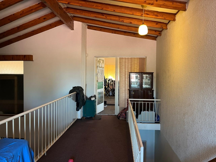 4 Bedroom Property for Sale in Florida Park Gauteng