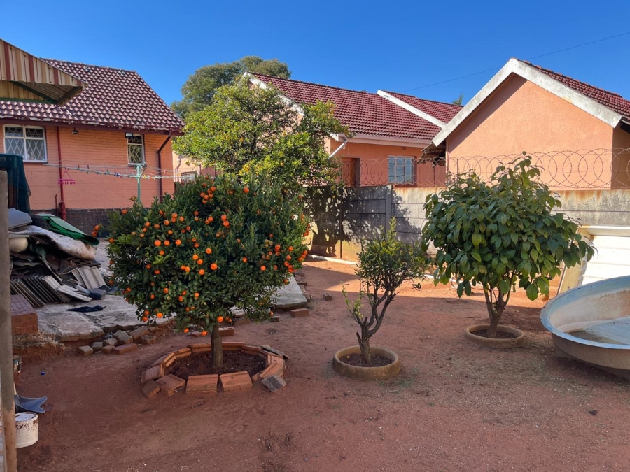 4 Bedroom Property for Sale in Florida Park Gauteng