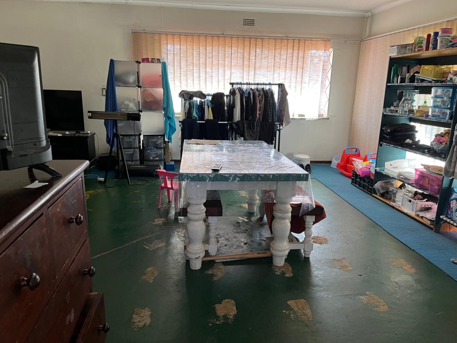 5 Bedroom Property for Sale in Florida Park Gauteng