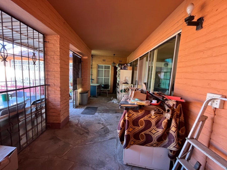 5 Bedroom Property for Sale in Florida Park Gauteng