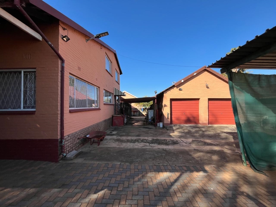 5 Bedroom Property for Sale in Florida Park Gauteng